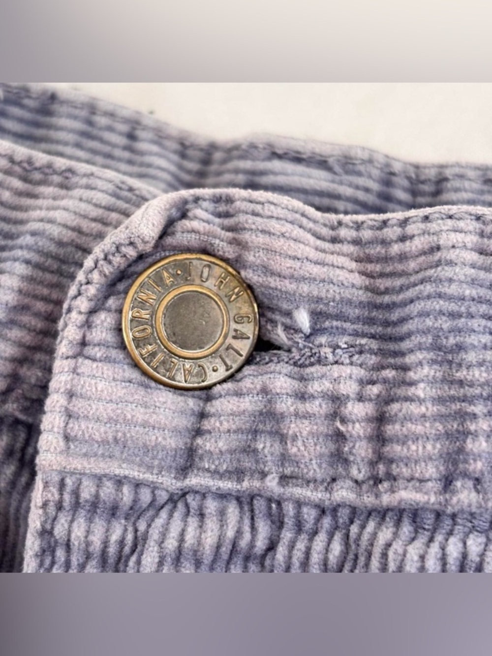 Corduroy mini shorts from brandy Melville - Picture 3 of 4